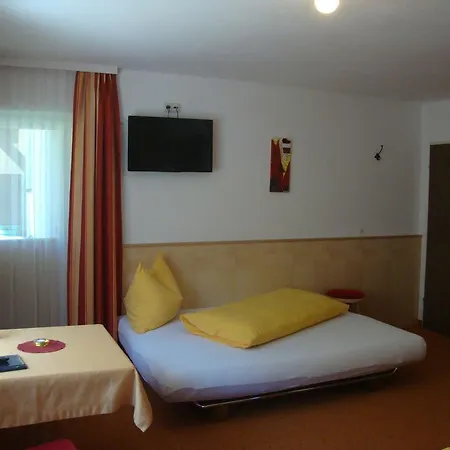 Haus Sonnschein 住宿加早餐酒店