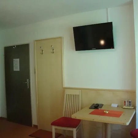 Haus Sonnschein 住宿加早餐酒店