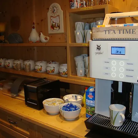 Haus Sonnschein 住宿加早餐酒店 4*